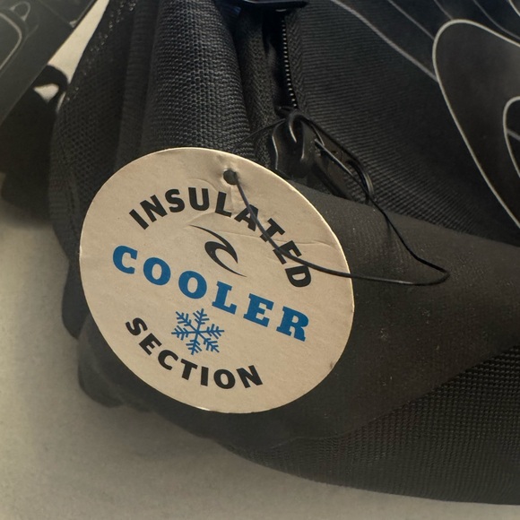 BRAND NEW Rip Curl Black and Blue Men's cooler Backpack - Picture 9 of 11